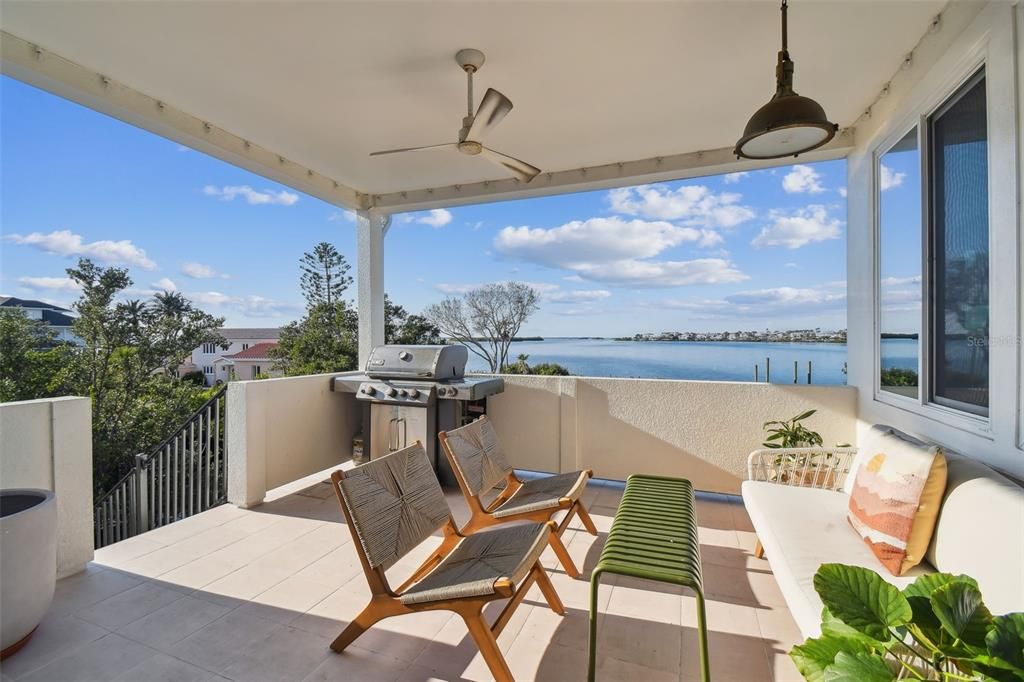 For Sale: $1,595,000 (4 beds, 3 baths, 2544 Square Feet)