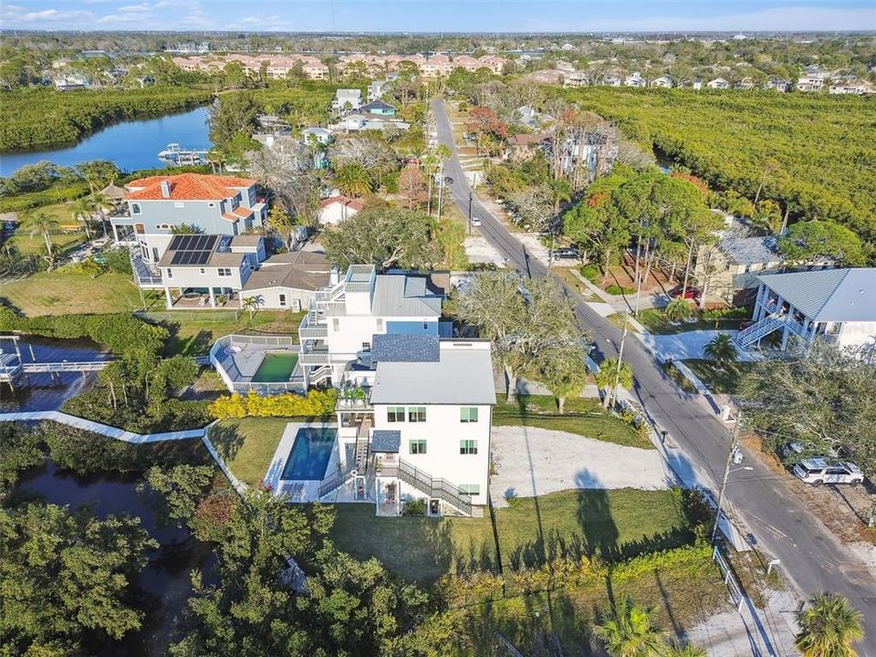 For Sale: $1,595,000 (4 beds, 3 baths, 2544 Square Feet)