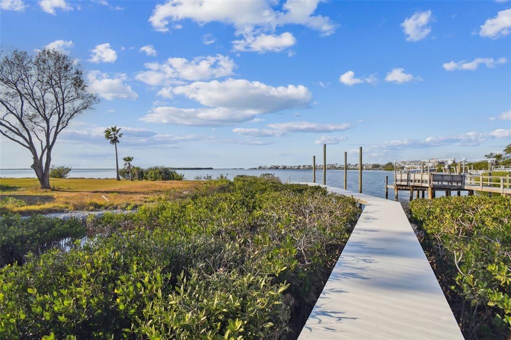 For Sale: $1,595,000 (4 beds, 3 baths, 2544 Square Feet)