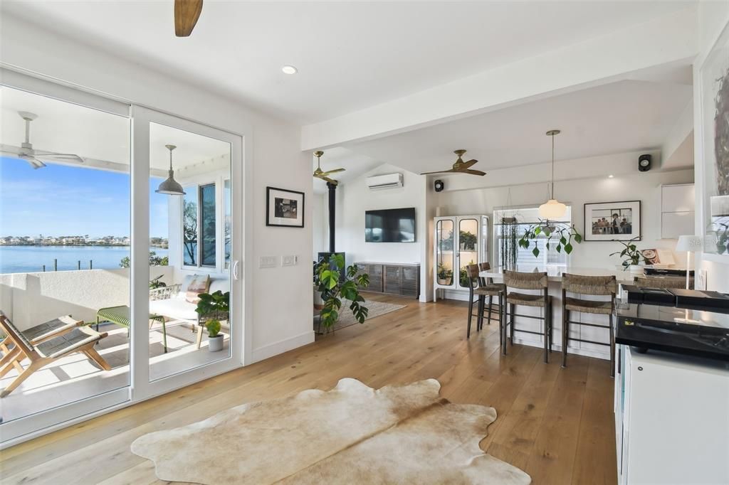 For Sale: $1,595,000 (4 beds, 3 baths, 2544 Square Feet)