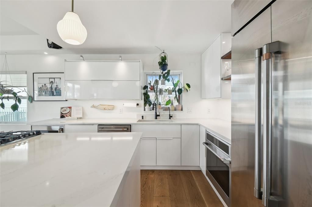 For Sale: $1,595,000 (4 beds, 3 baths, 2544 Square Feet)