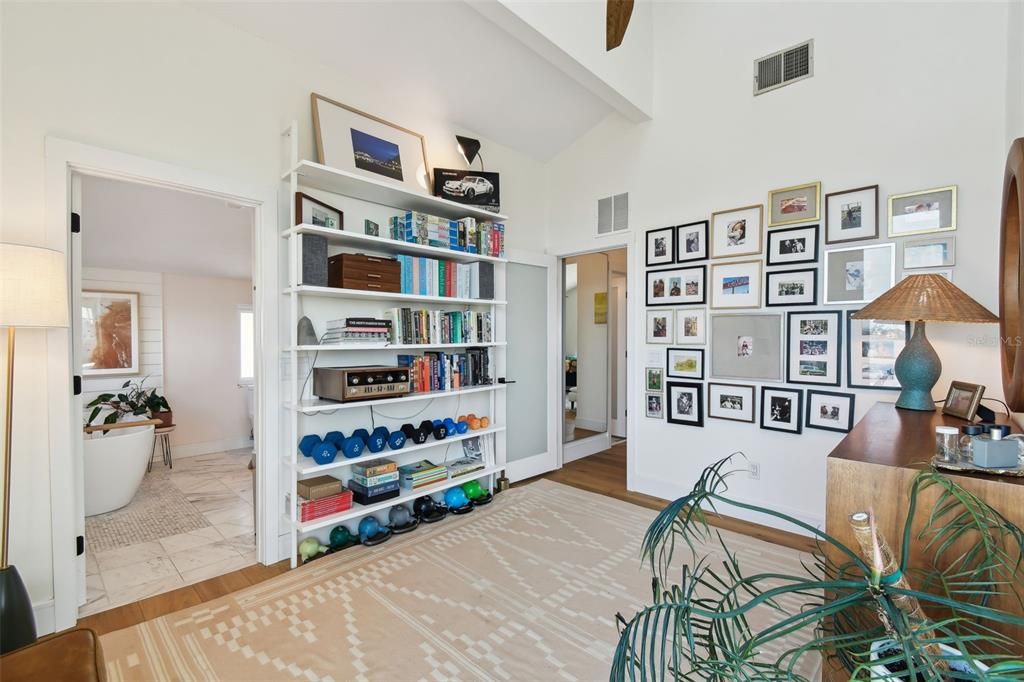 For Sale: $1,595,000 (4 beds, 3 baths, 2544 Square Feet)