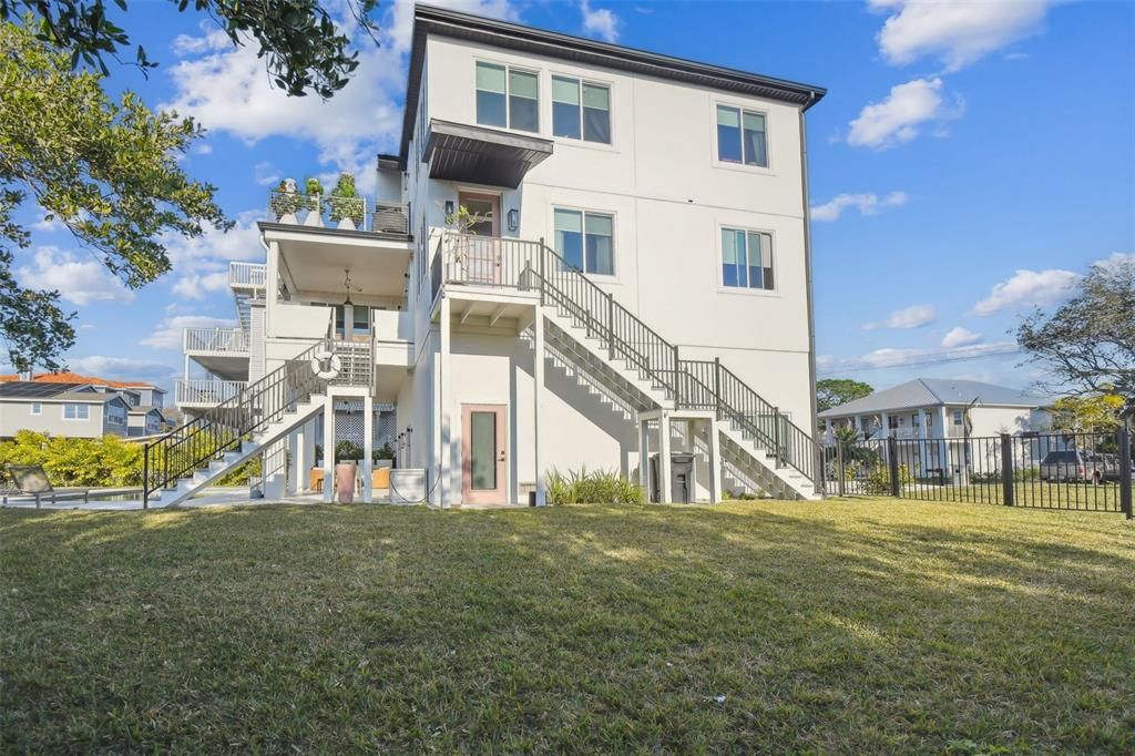 For Sale: $1,595,000 (4 beds, 3 baths, 2544 Square Feet)