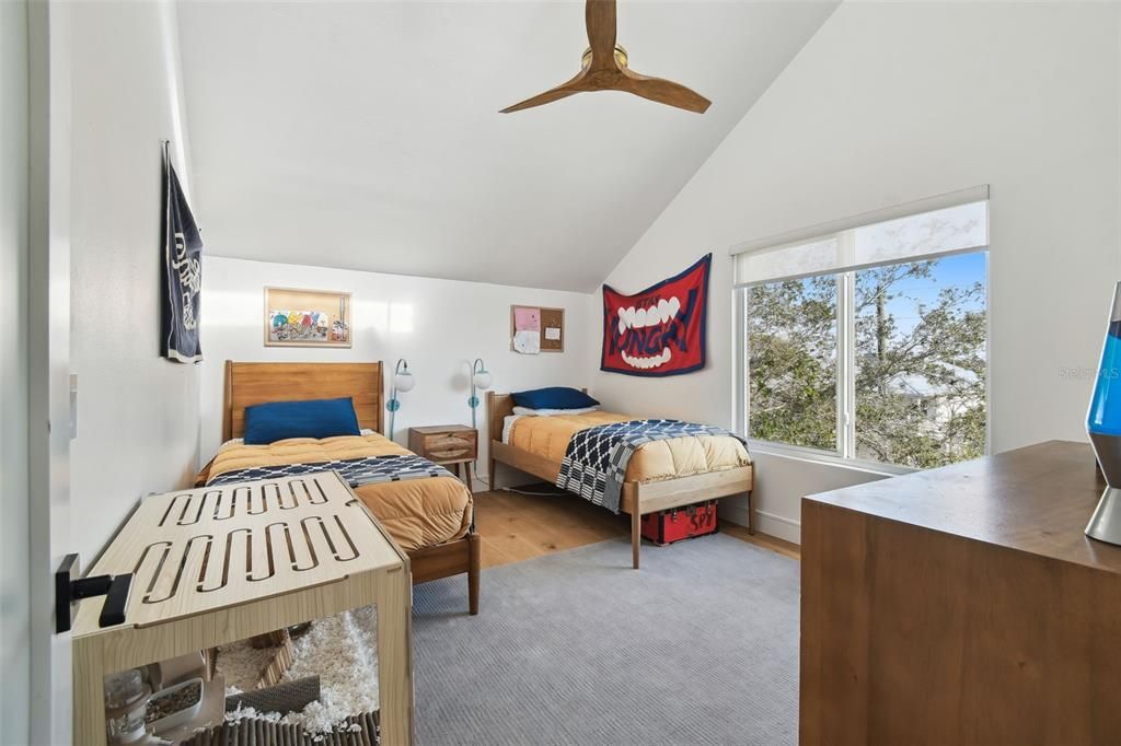 For Sale: $1,595,000 (4 beds, 3 baths, 2544 Square Feet)