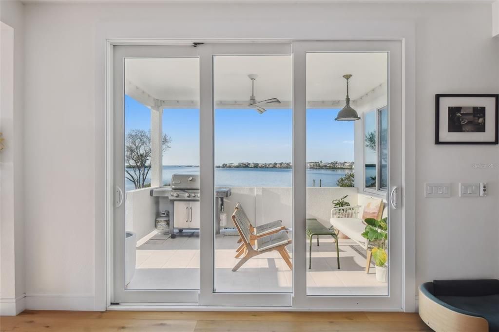 For Sale: $1,595,000 (4 beds, 3 baths, 2544 Square Feet)