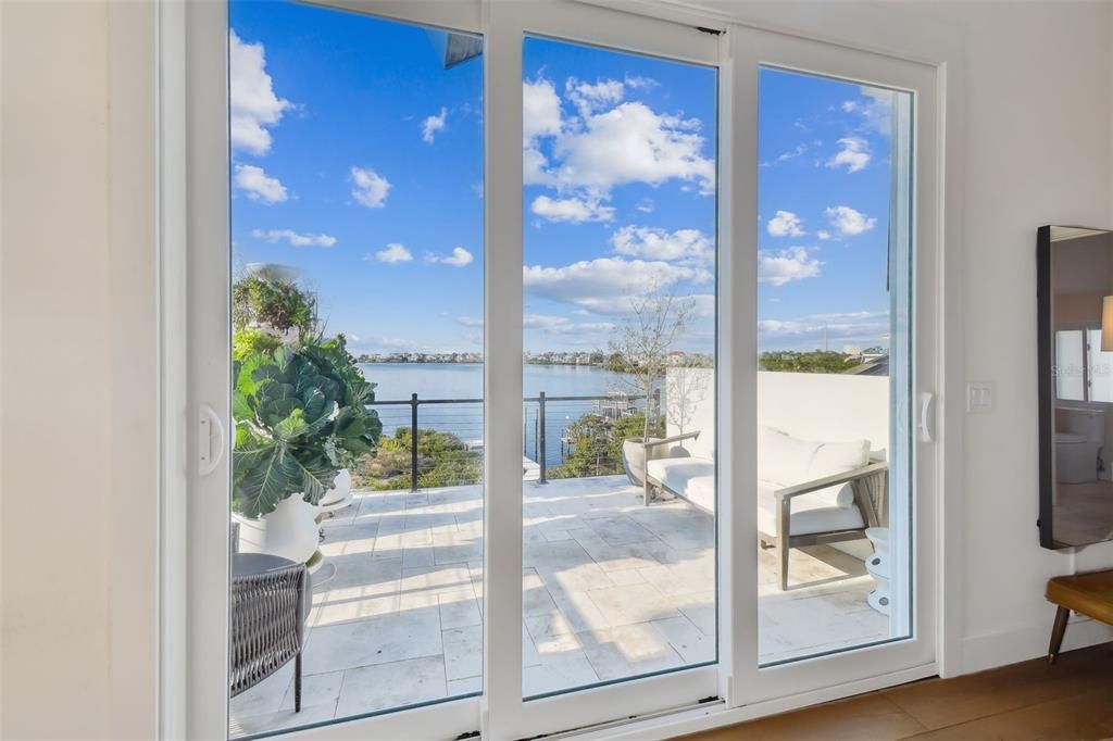 For Sale: $1,595,000 (4 beds, 3 baths, 2544 Square Feet)