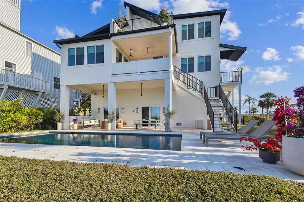 For Sale: $1,595,000 (4 beds, 3 baths, 2544 Square Feet)