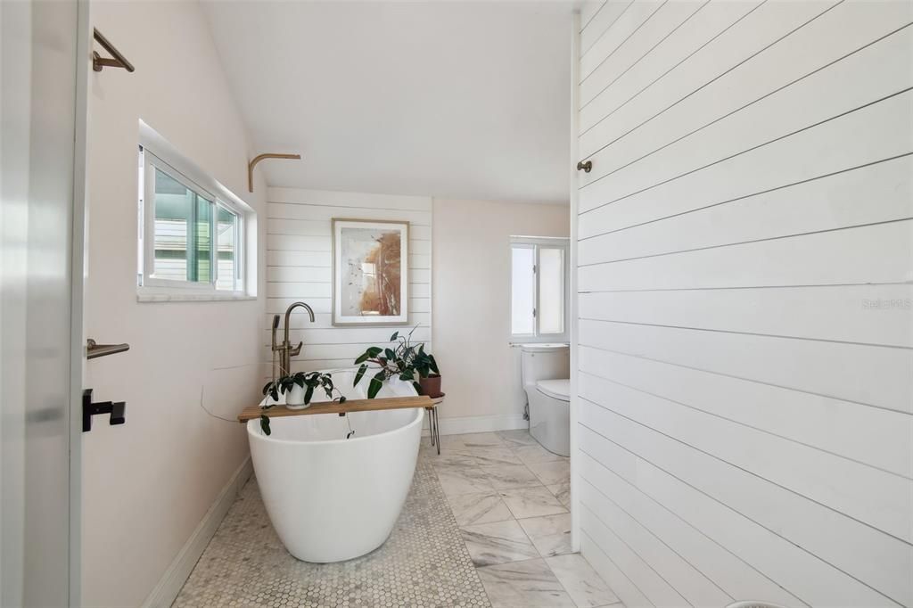 For Sale: $1,595,000 (4 beds, 3 baths, 2544 Square Feet)