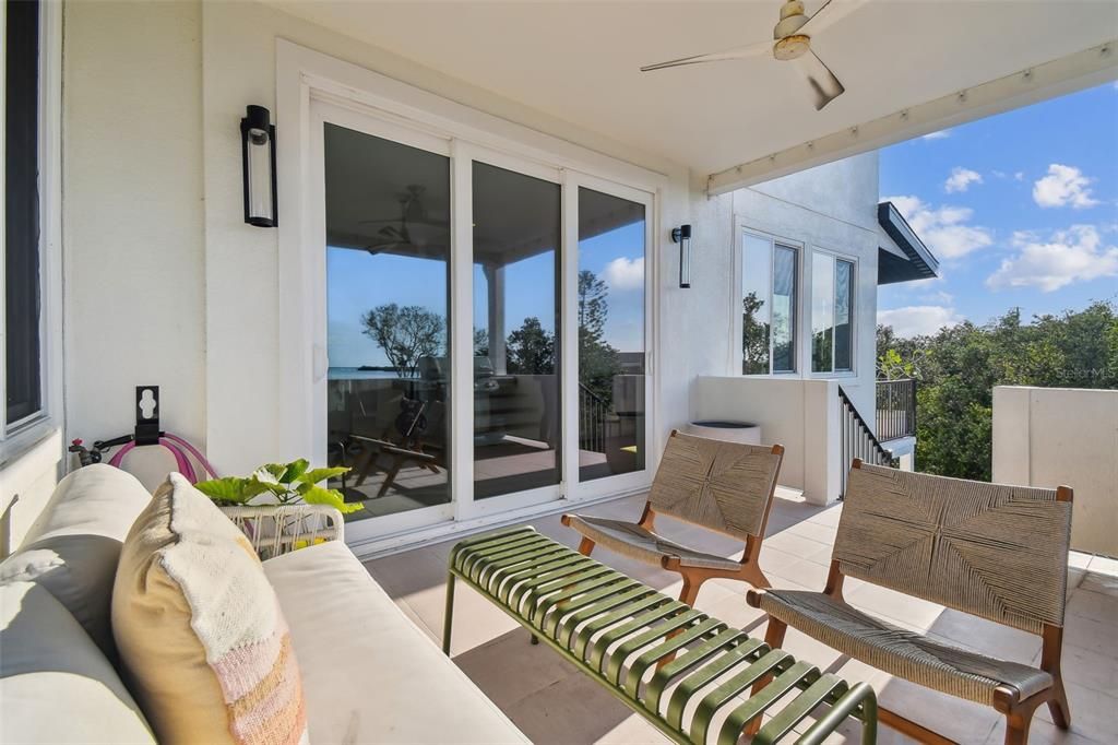 For Sale: $1,595,000 (4 beds, 3 baths, 2544 Square Feet)