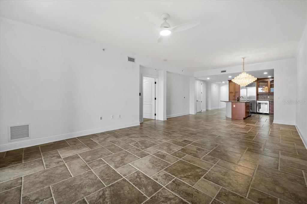 For Sale: $380,000 (3 beds, 2 baths, 1702 Square Feet)