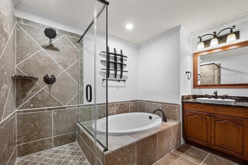 For Sale: $380,000 (3 beds, 2 baths, 1702 Square Feet)