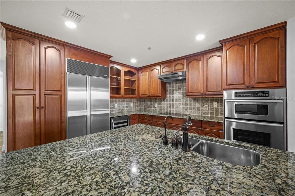 For Sale: $380,000 (3 beds, 2 baths, 1702 Square Feet)