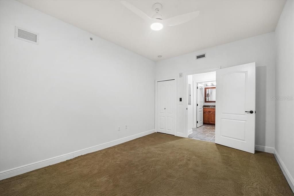 For Sale: $380,000 (3 beds, 2 baths, 1702 Square Feet)