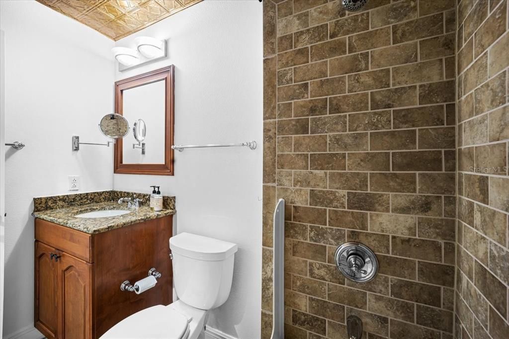 For Sale: $380,000 (3 beds, 2 baths, 1702 Square Feet)