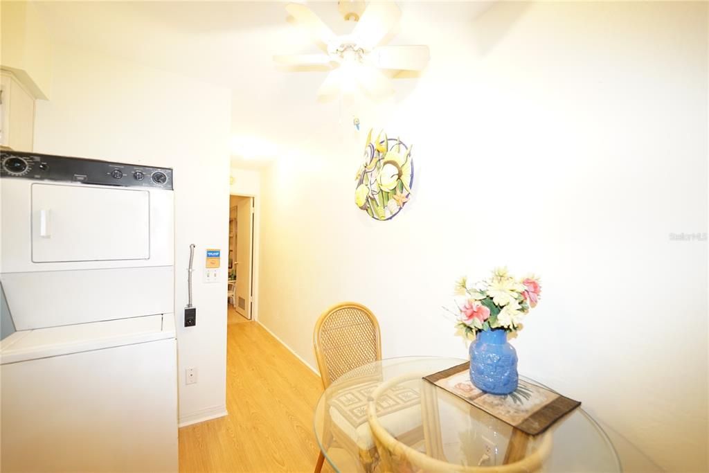 For Sale: $79,500 (1 beds, 1 baths, 652 Square Feet)