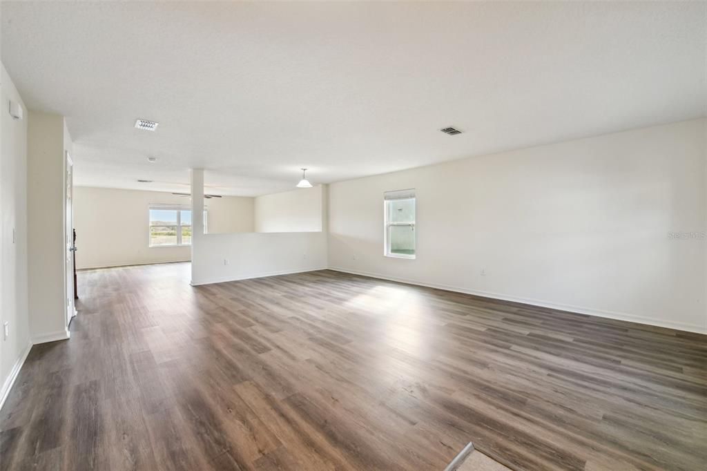 待售: $470,000 (4 贝兹, 2 浴室, 2980 平方英尺)