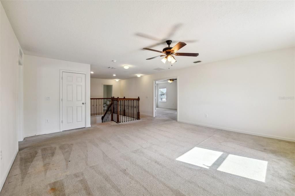 待售: $470,000 (4 贝兹, 2 浴室, 2980 平方英尺)