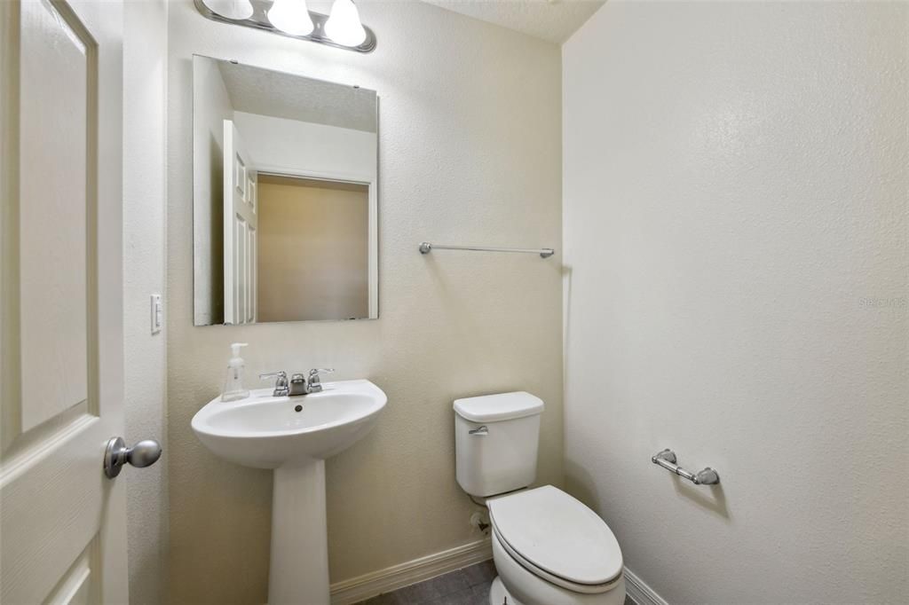 待售: $470,000 (4 贝兹, 2 浴室, 2980 平方英尺)