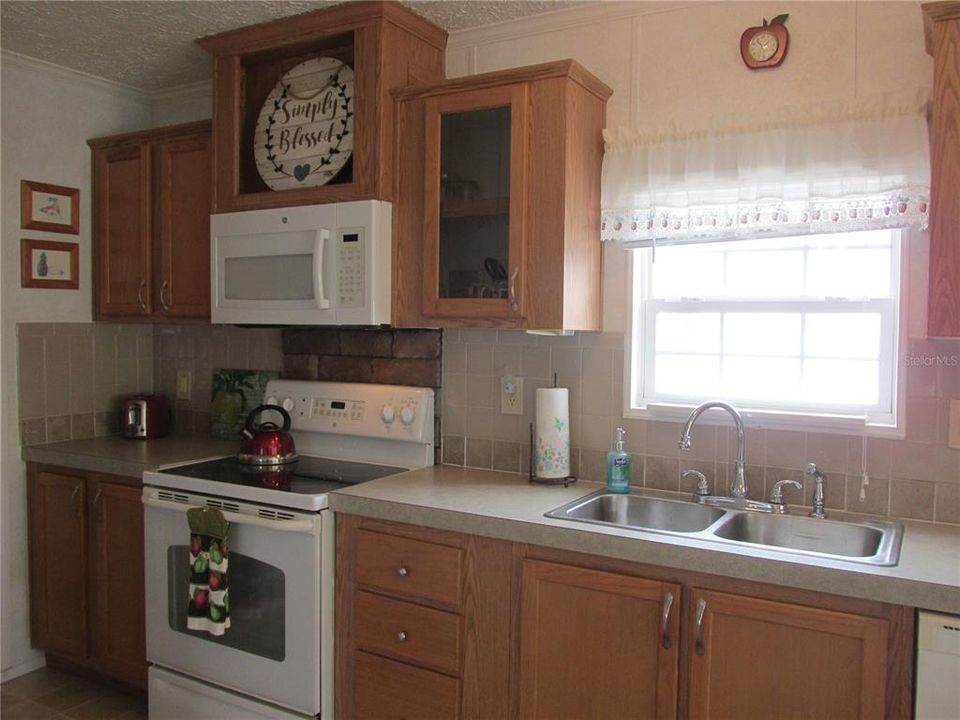 На продажу: $170,000 (3 спален, 2 ванн, 1056 Квадратных фут)