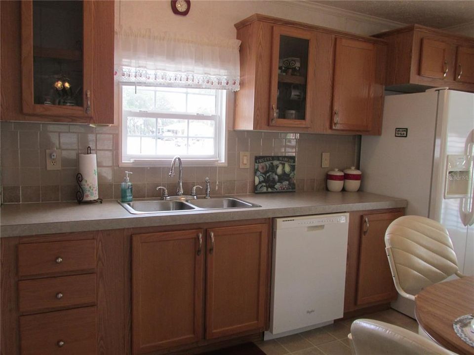 На продажу: $170,000 (3 спален, 2 ванн, 1056 Квадратных фут)