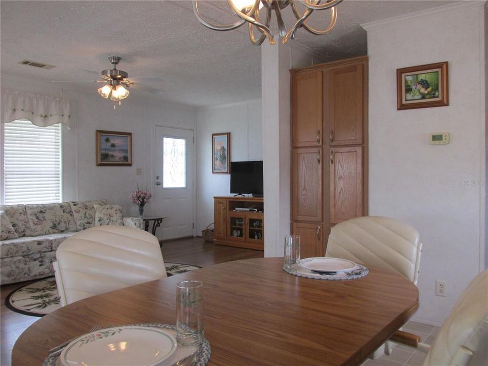На продажу: $170,000 (3 спален, 2 ванн, 1056 Квадратных фут)