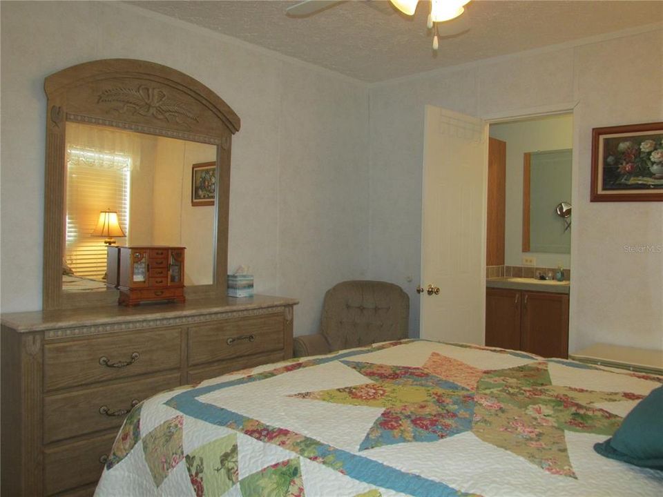 На продажу: $170,000 (3 спален, 2 ванн, 1056 Квадратных фут)