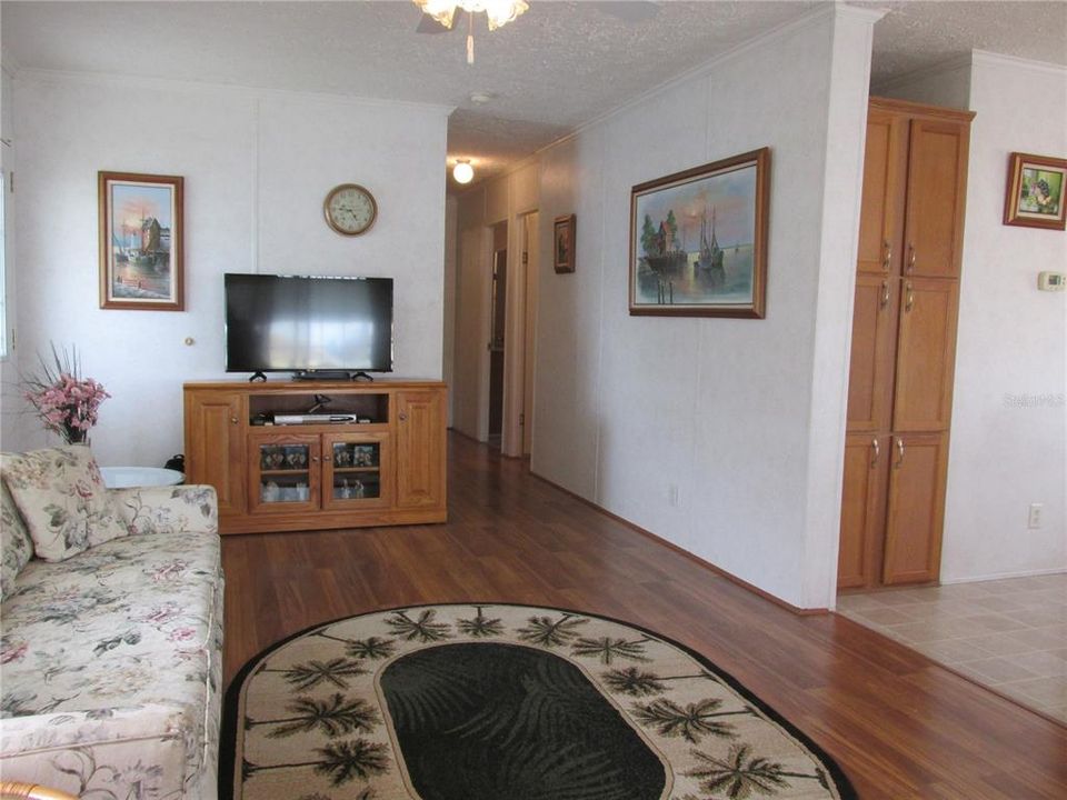 На продажу: $170,000 (3 спален, 2 ванн, 1056 Квадратных фут)