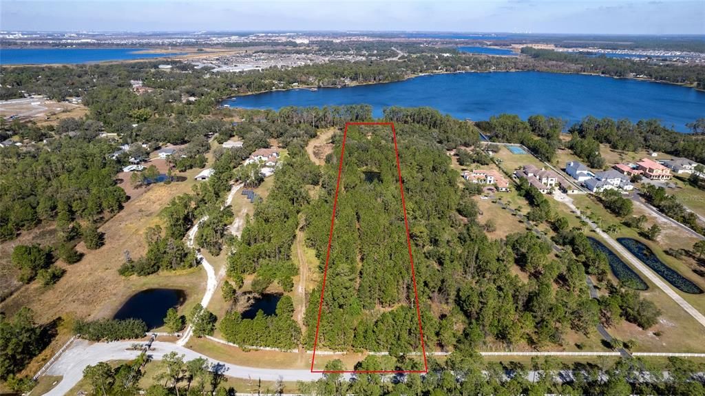 En Venta: $1,189,000 (5.92 acres)