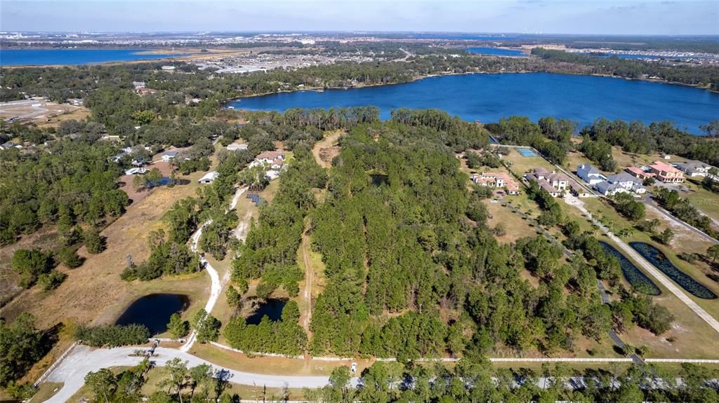 En Venta: $1,189,000 (5.92 acres)