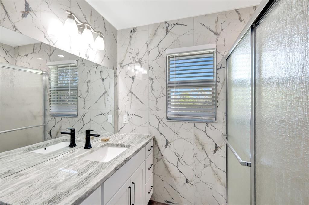 На продажу: $485,000 (2 спален, 2 ванн, 1196 Квадратных фут)