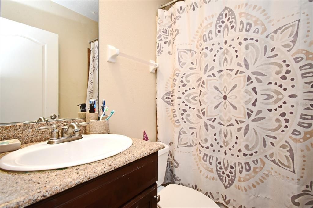 待售: $393,000 (4 贝兹, 3 浴室, 2028 平方英尺)