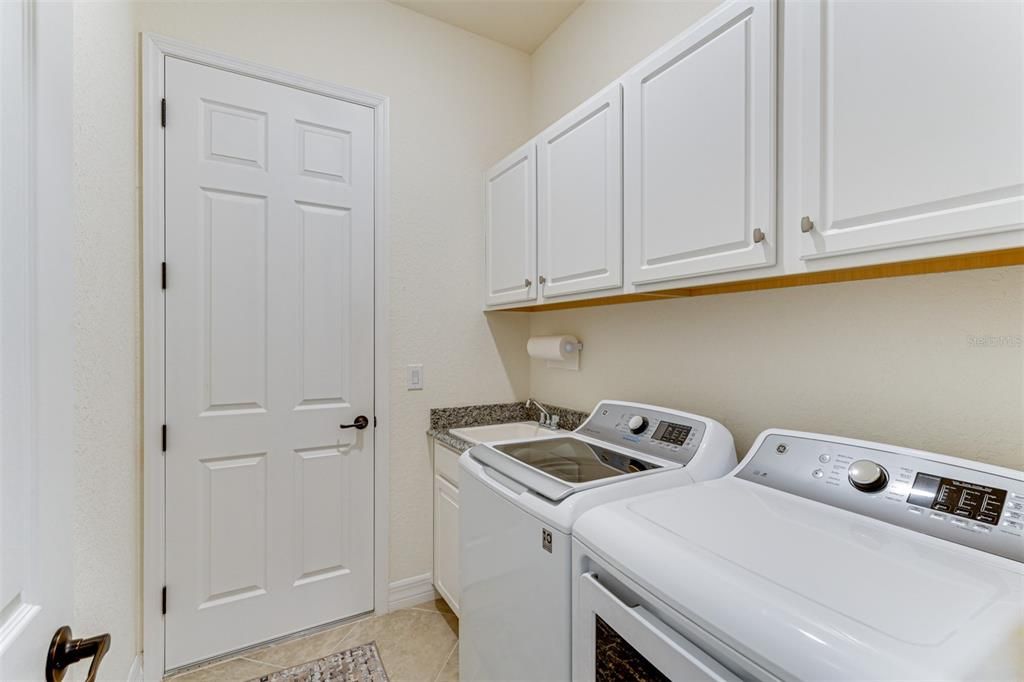 For Rent: $12,500 (4 beds, 3 baths, 2247 Square Feet)