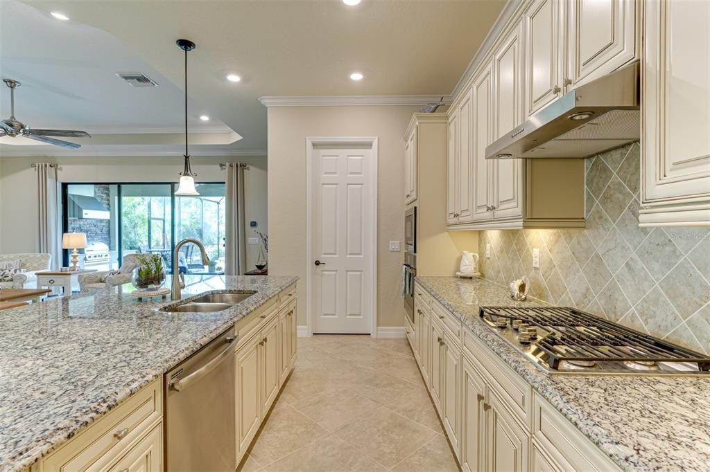 For Rent: $12,500 (4 beds, 3 baths, 2247 Square Feet)