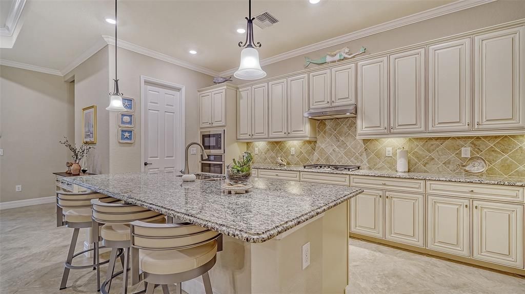 For Rent: $12,500 (4 beds, 3 baths, 2247 Square Feet)