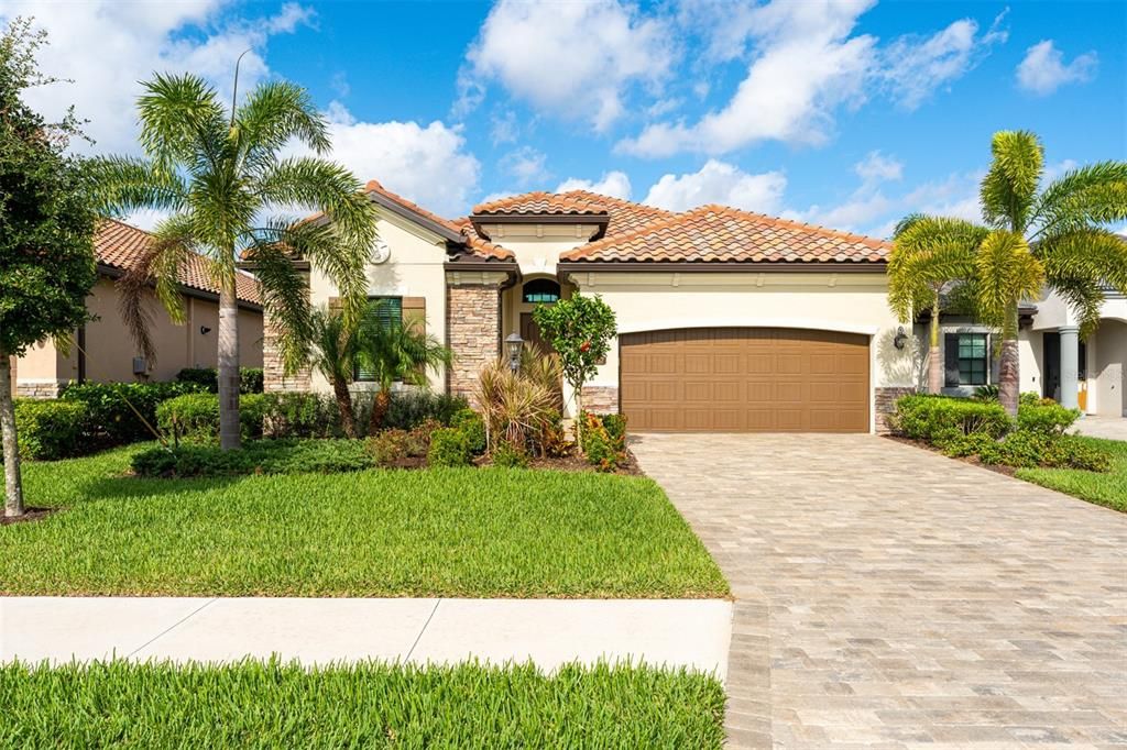 For Rent: $12,500 (4 beds, 3 baths, 2247 Square Feet)