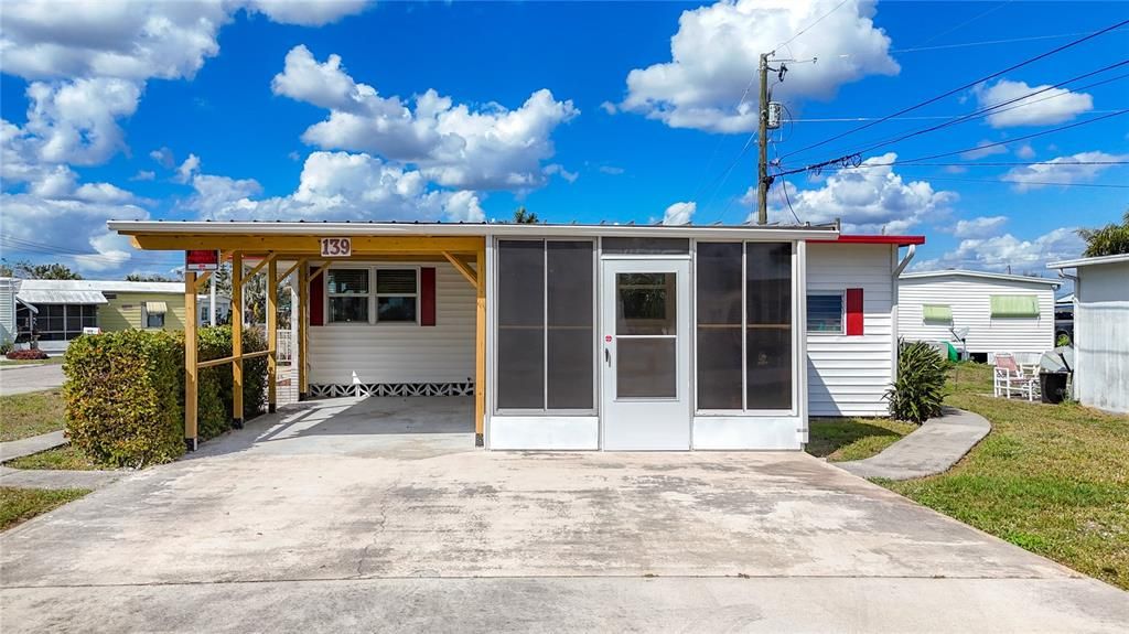 На продажу: $104,000 (2 спален, 1 ванн, 836 Квадратных фут)