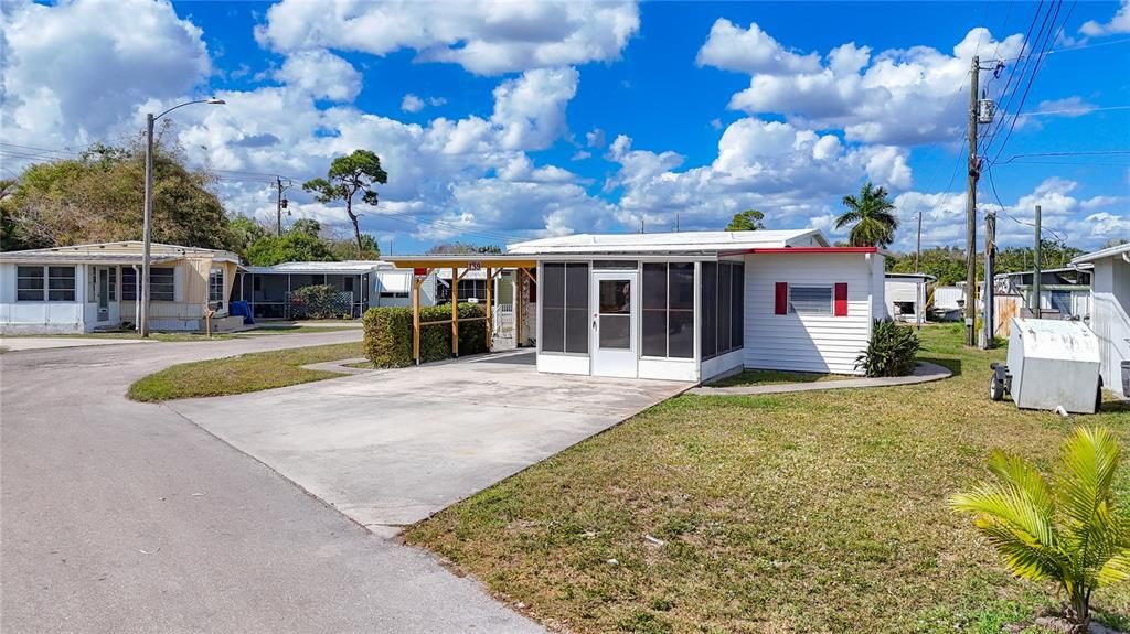 На продажу: $104,000 (2 спален, 1 ванн, 836 Квадратных фут)