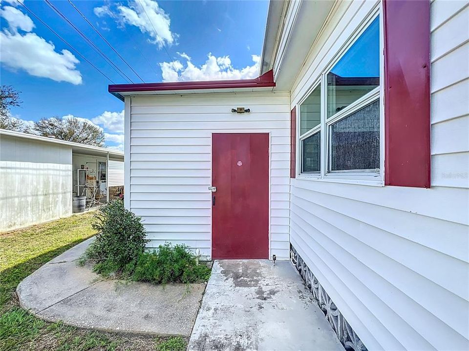 На продажу: $104,000 (2 спален, 1 ванн, 836 Квадратных фут)