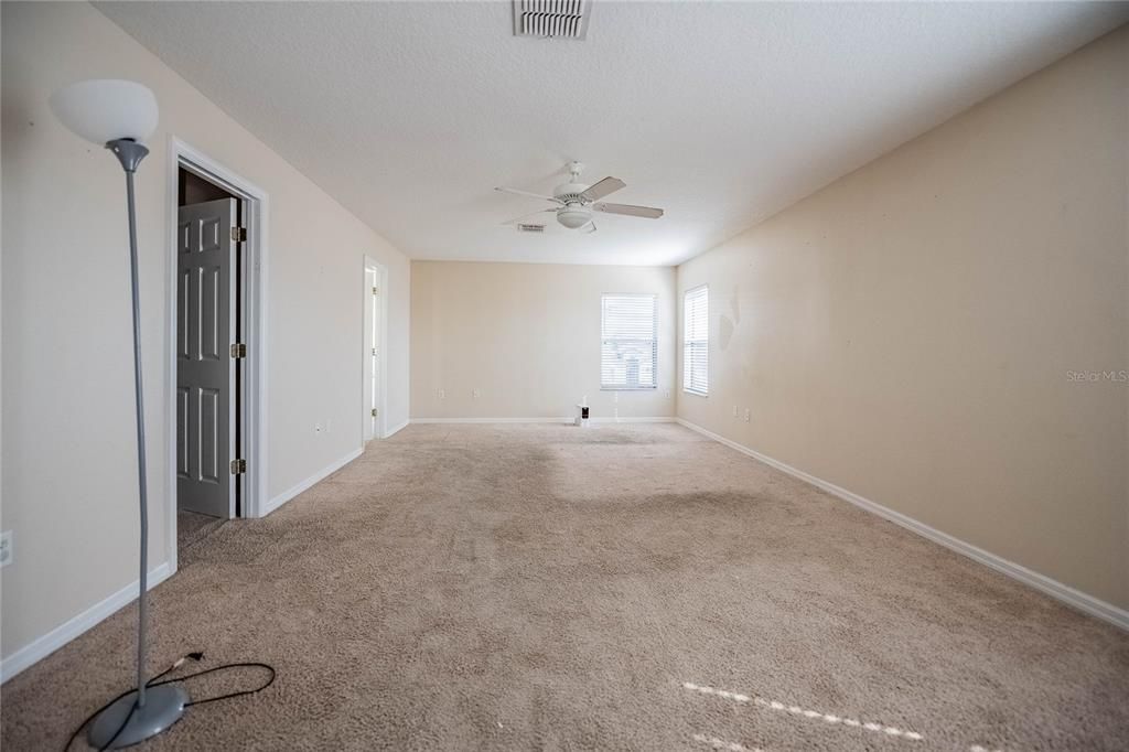 Active With Contract: $345,000 (4 beds, 2 baths, 2965 Square Feet)