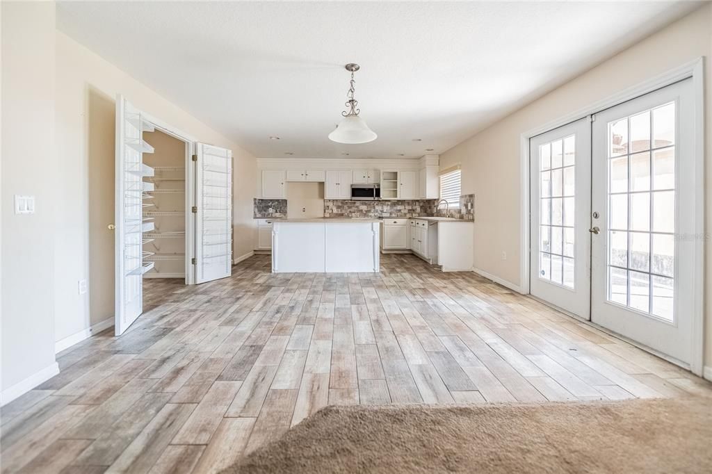 Active With Contract: $345,000 (4 beds, 2 baths, 2965 Square Feet)