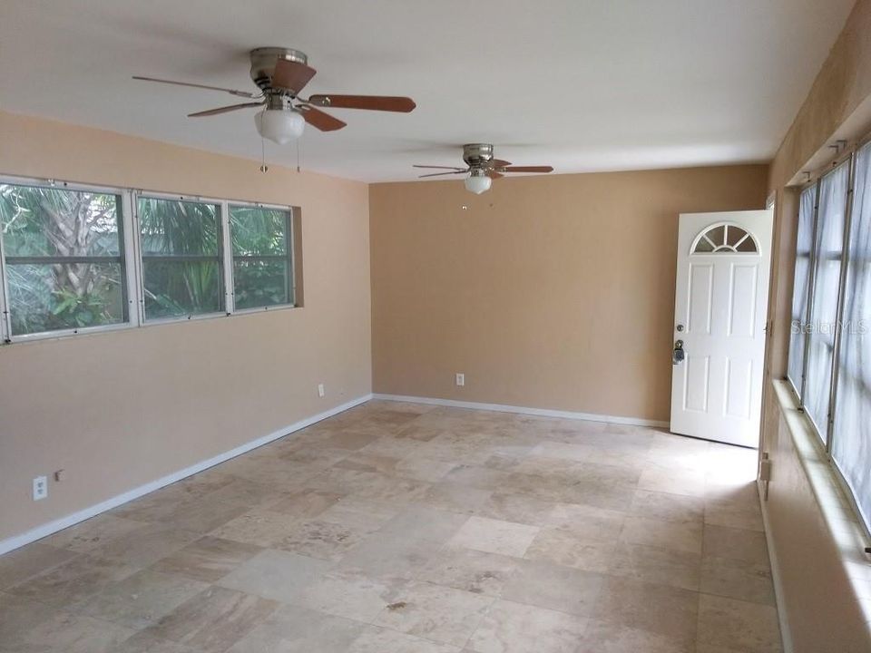 For Sale: $499,999 (6 beds, 0 baths, 3315 Square Feet)