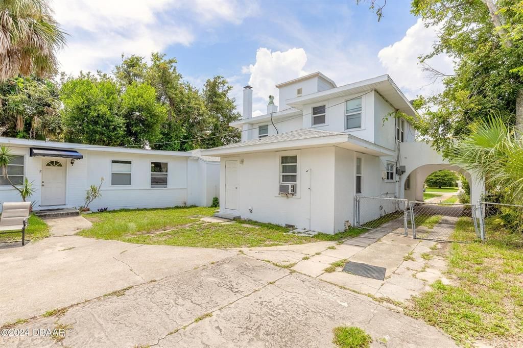 For Sale: $499,999 (6 beds, 0 baths, 3315 Square Feet)