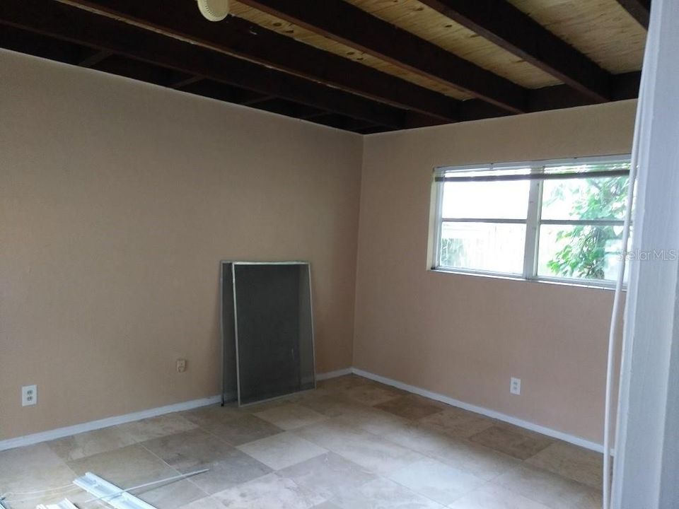 For Sale: $499,999 (6 beds, 0 baths, 3315 Square Feet)