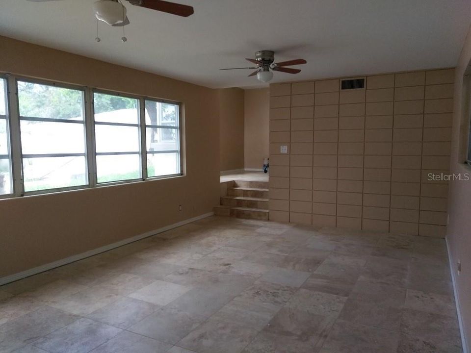 For Sale: $499,999 (6 beds, 0 baths, 3315 Square Feet)
