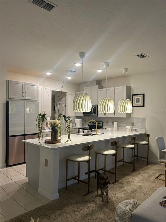 合同活跃: $2,800 (3 贝兹, 2 浴室, 1633 平方英尺)