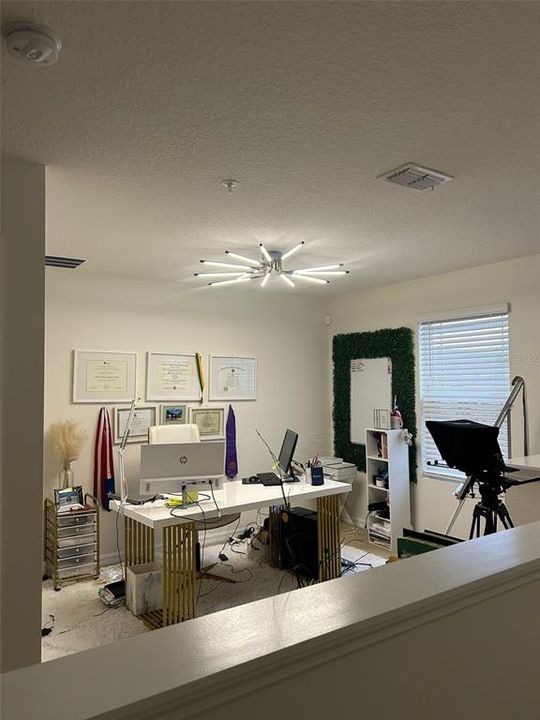 合同活跃: $2,800 (3 贝兹, 2 浴室, 1633 平方英尺)