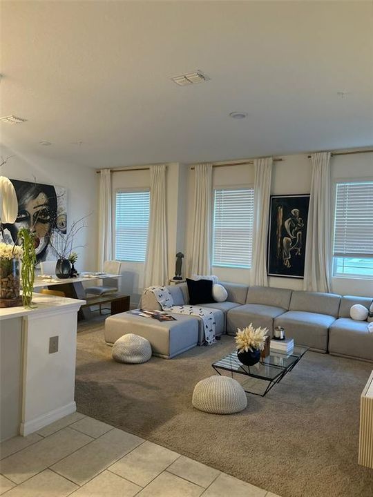 合同活跃: $2,800 (3 贝兹, 2 浴室, 1633 平方英尺)