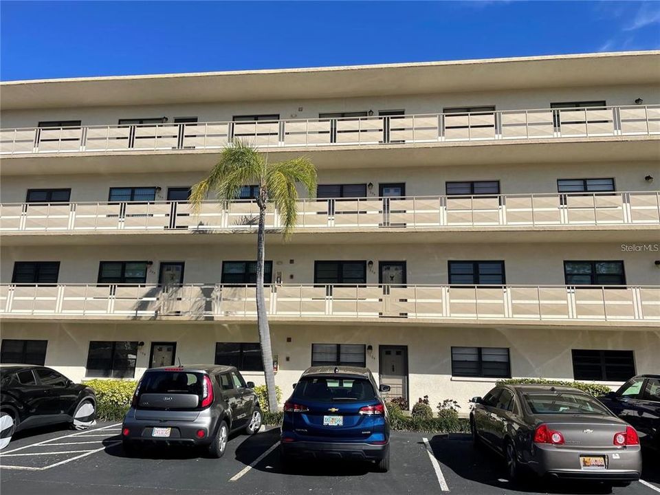 Recently Sold: $120,000 (2 beds, 2 baths, 1135 Square Feet)