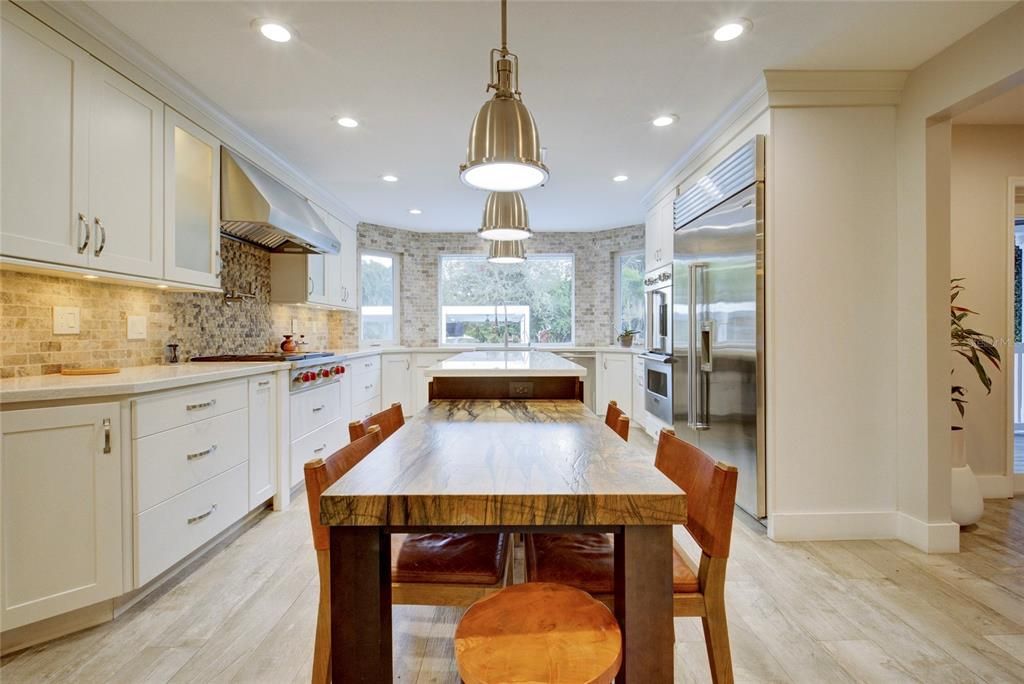 Active With Contract: $2,300,000 (5 beds, 4 baths, 3496 Square Feet)