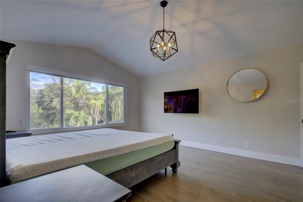 Active With Contract: $2,300,000 (5 beds, 4 baths, 3496 Square Feet)